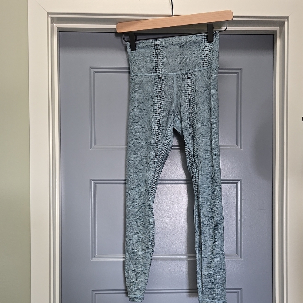 Blue Stretchy Leggings for Everyday Comfort